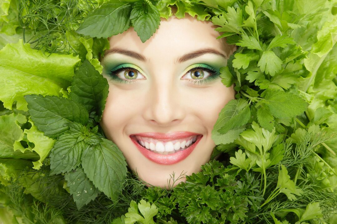 Pel facial nova, sa e fermosa grazas ao uso de herbas beneficiosas